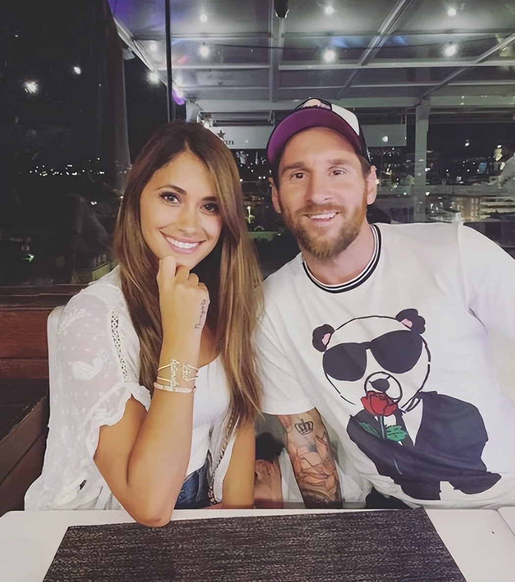 卡卡和前妻相爱吗,卡卡和前妻的恩爱视频