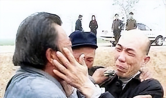 河南农民工买了件绿马甲，被误判13年，差15天刑满却被无罪释放