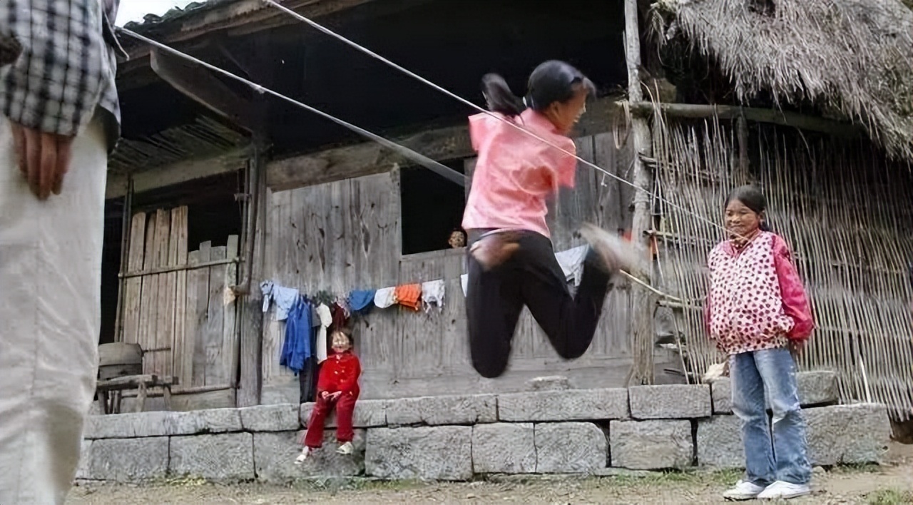 截肢女孩雷庆瑶近况,雷庆瑶触电事件