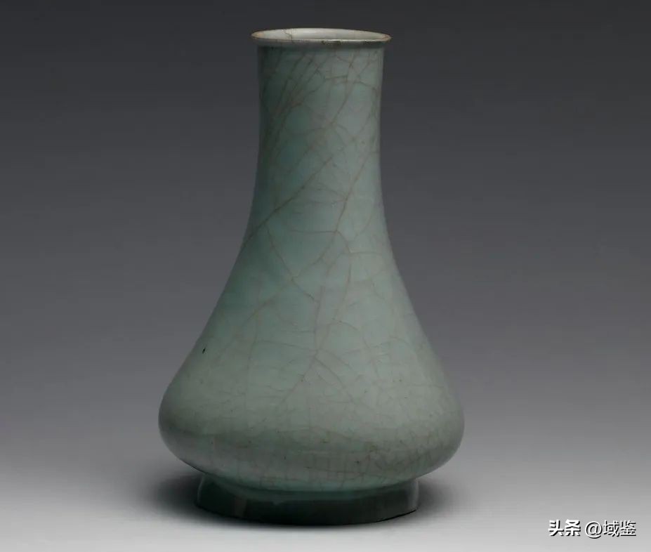 远山含翠美不胜收！明永乐翠青釉VS南宋龙泉窑...