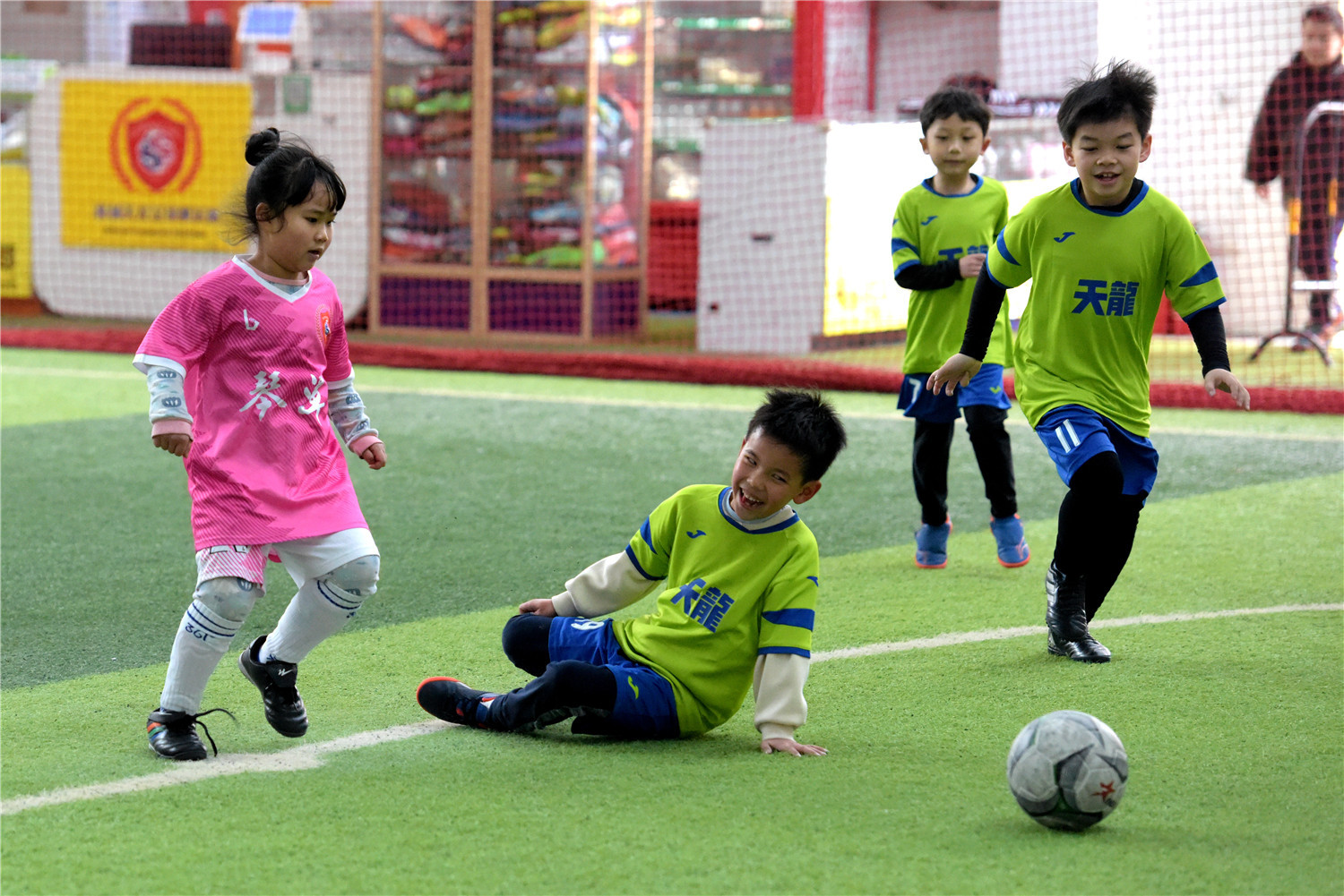桂林翠竹小学足球赛,桂林市临桂区第一小学足球赛