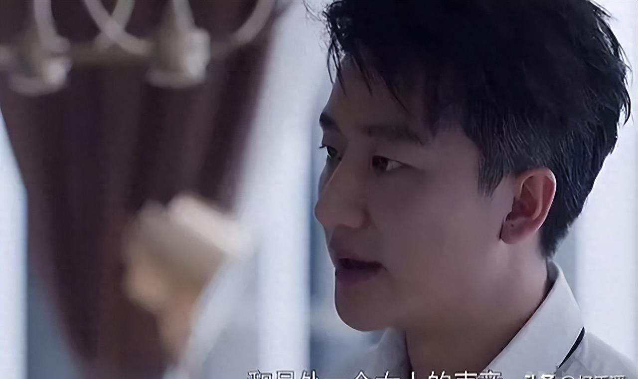 狂野诱惑！超辣女王舔刀瞬间！