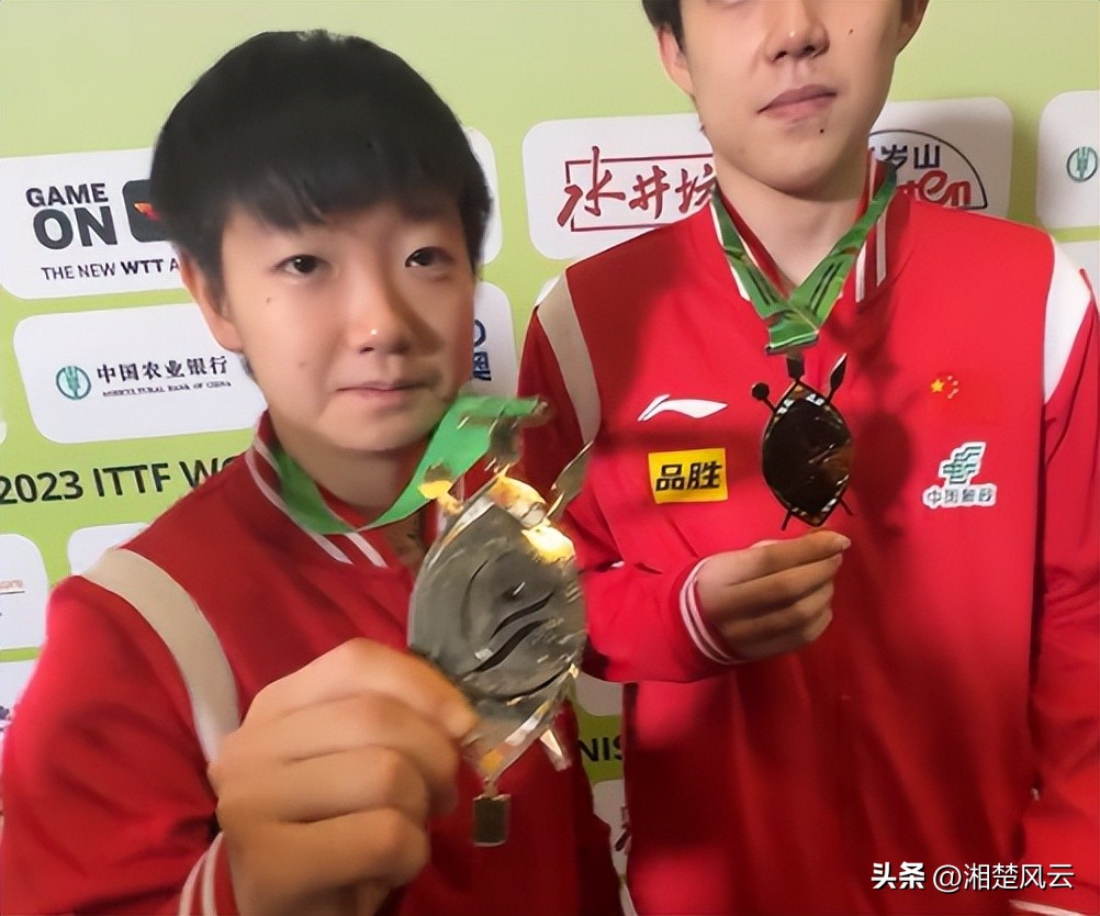 孙颖莎看球赛小表情合集,盘点孙颖莎在赛场上的各种表情包