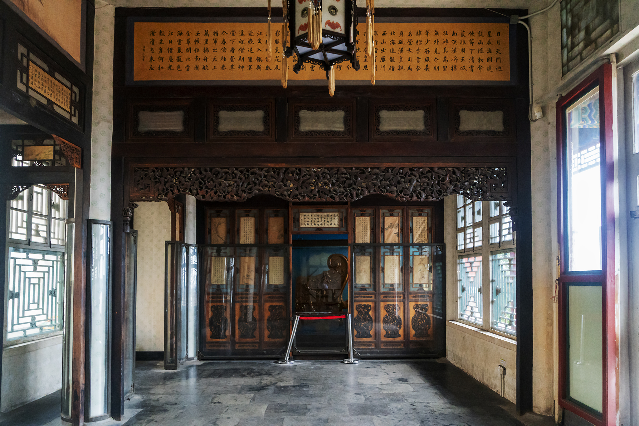 漫步北京颐和园,走颐和园长廊寓意