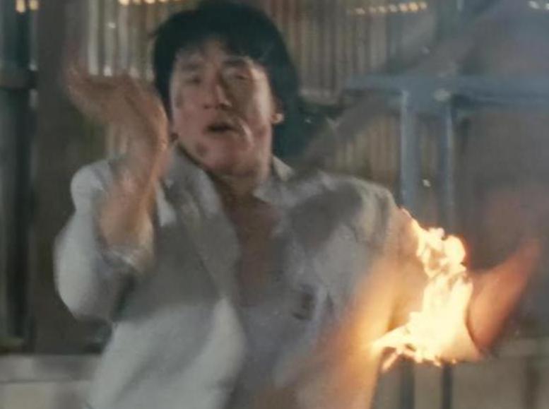 7次断手、全身100多针、大小便*禁失**，这些武打明星让人动容