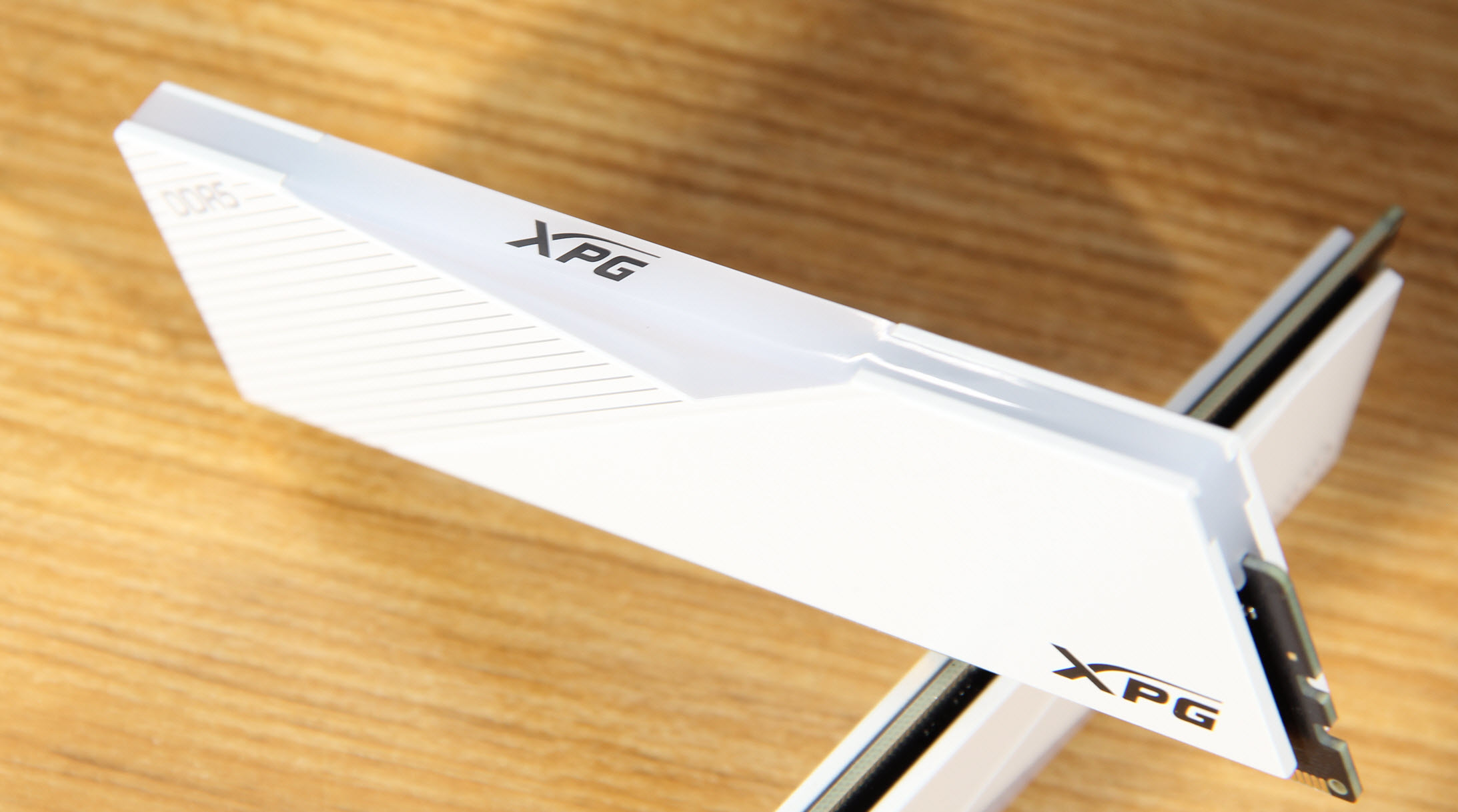 “信仰装机”的真谛，颜值协调性远大于“大杂烩”的高定制电脑