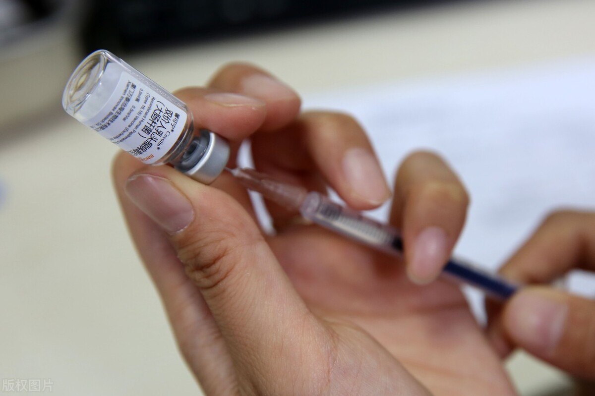 我23岁，从没经历过夫妻生活，作风正派，被诊断为感染尖锐湿疣