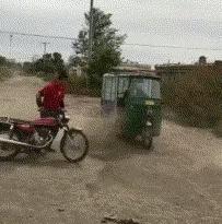 坐高铁遇到旁边老阿姨脱鞋,坐高铁遇到旁边阿姨脱鞋