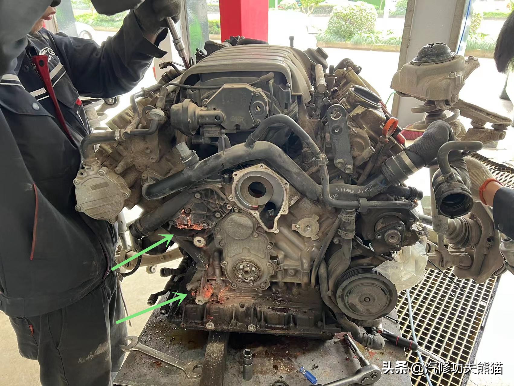 奥迪a6五百块钱,奥迪a65000公里烧一升机油维修