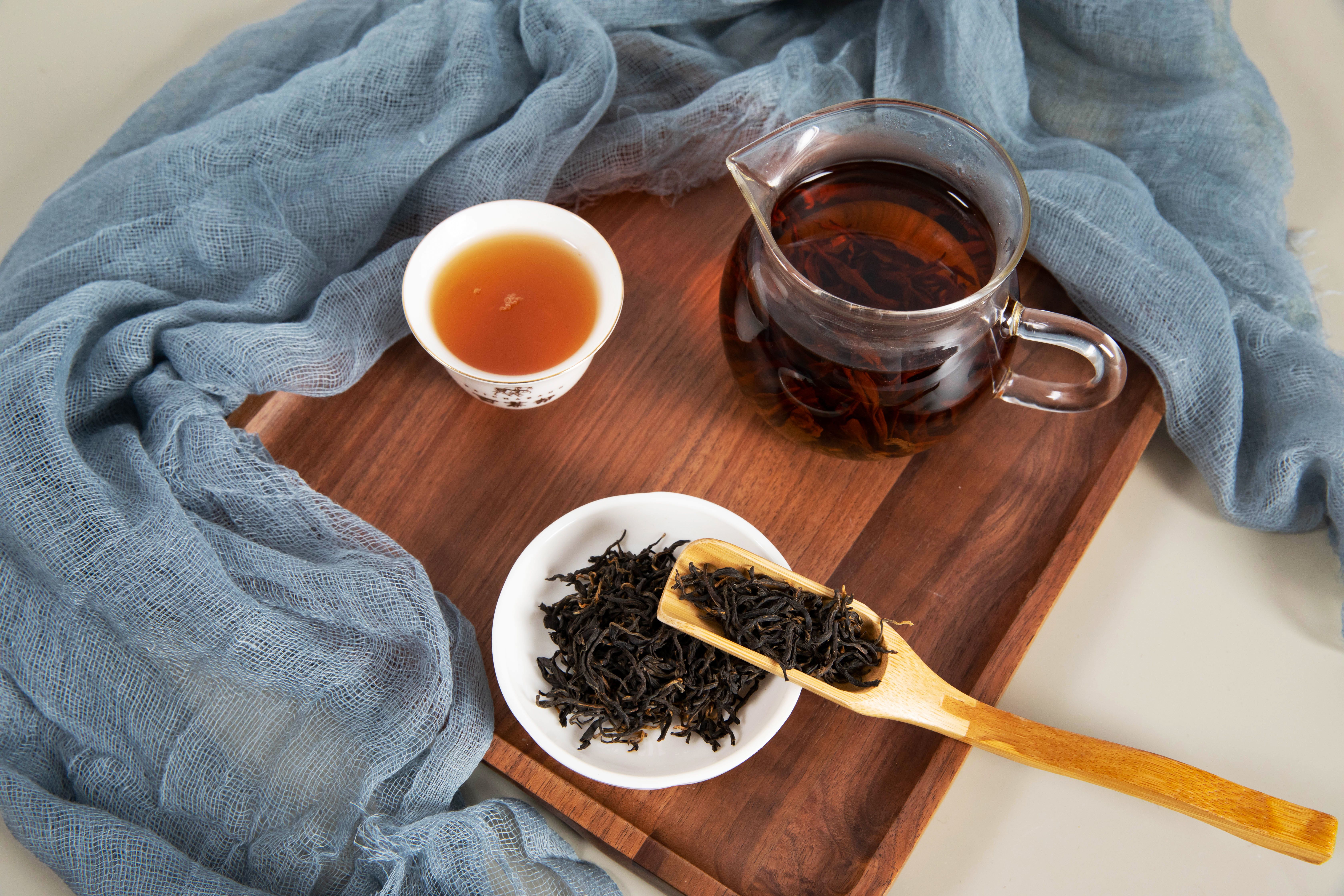 泡茶的水温度多少比较好喝呢,泡茶时水温是多少怎样掌握