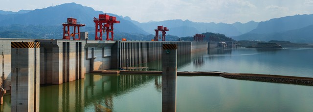 三峡大坝的简介,三峡大坝船闸视频
