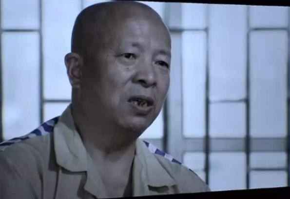 贪污1.7亿的“大老虎”，在外抽几块钱的烟，被抓时同事难以置信