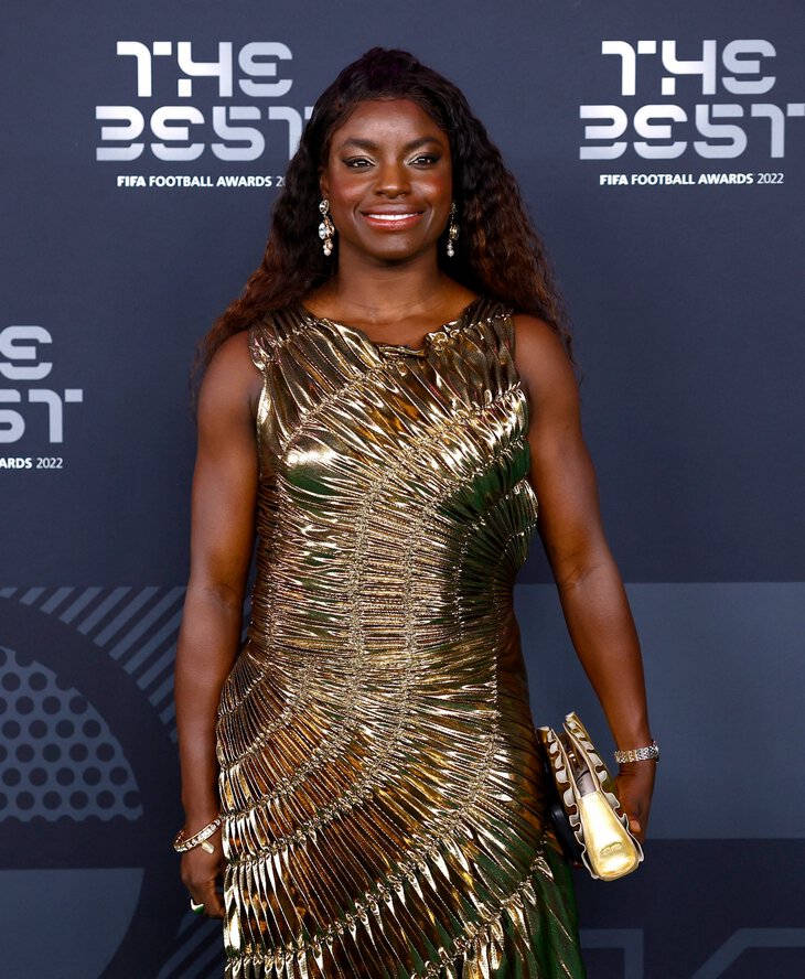 摩根世界杯梅西,梅西黑袍领奖视频