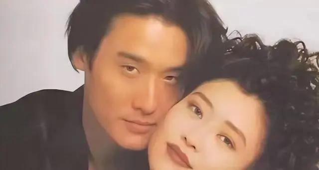 混在娱乐圈的日子“性感女神”瞬间名声大噪！全裸出镜后，她成