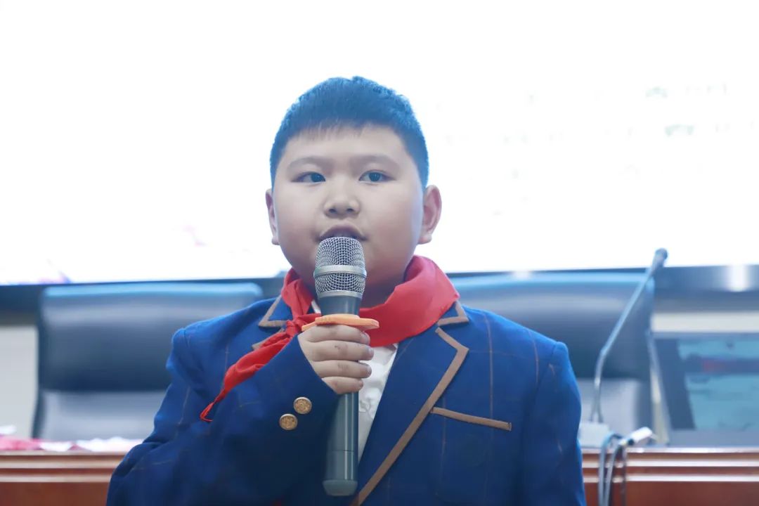 清明祭英烈警营朗诵,向英烈致敬清明诗歌朗诵小学生