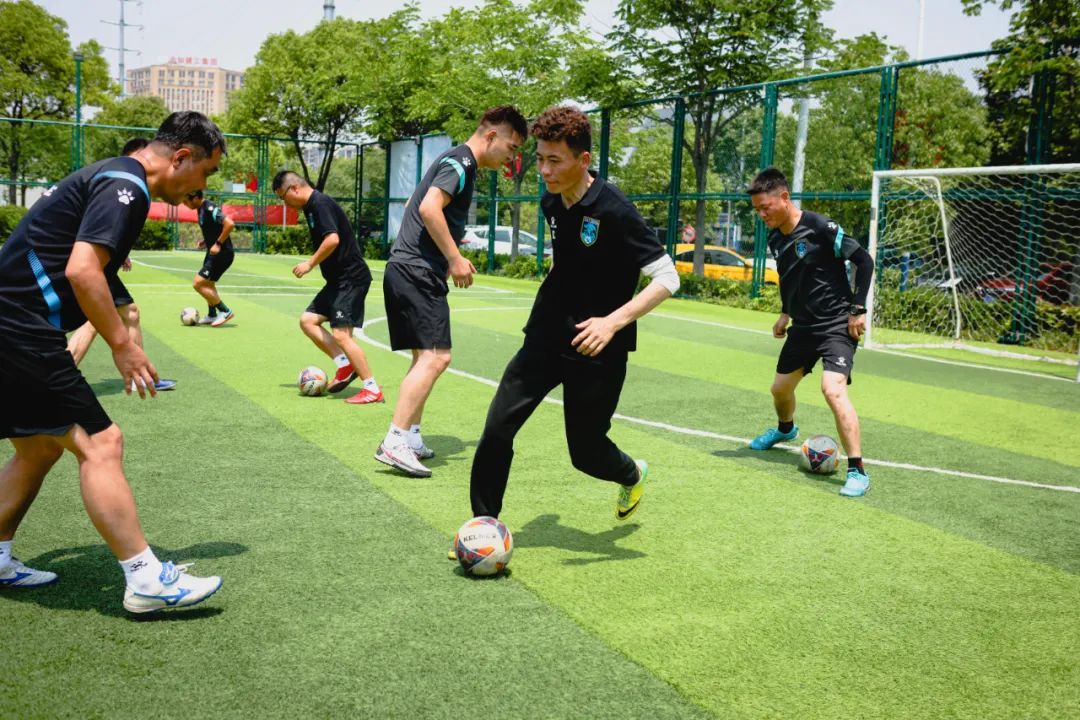 给少先队学弟学妹的一封信开头,给篮球校队的一封信