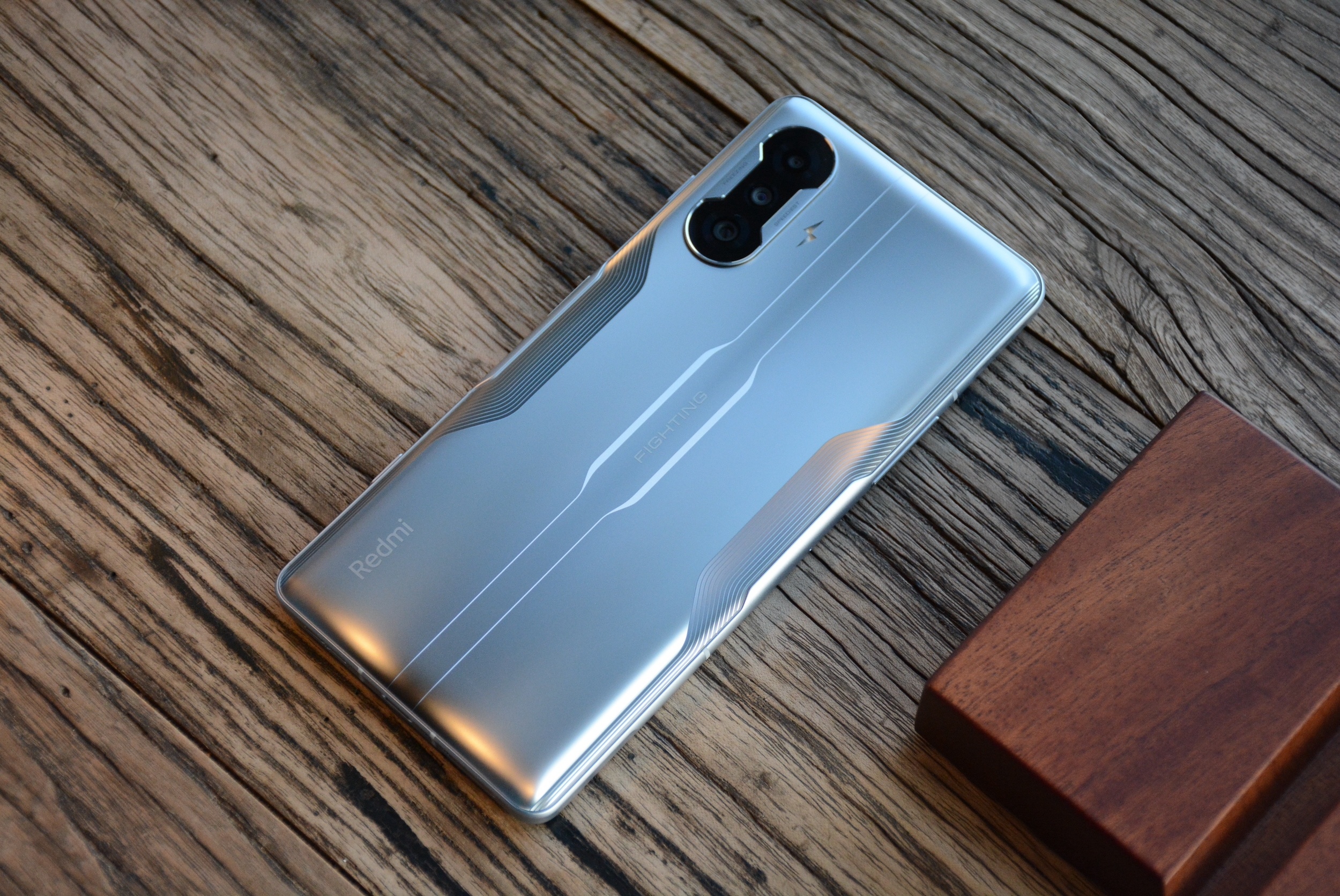 红米K40和K40游戏增强版，为什么贵的还不如便宜的？