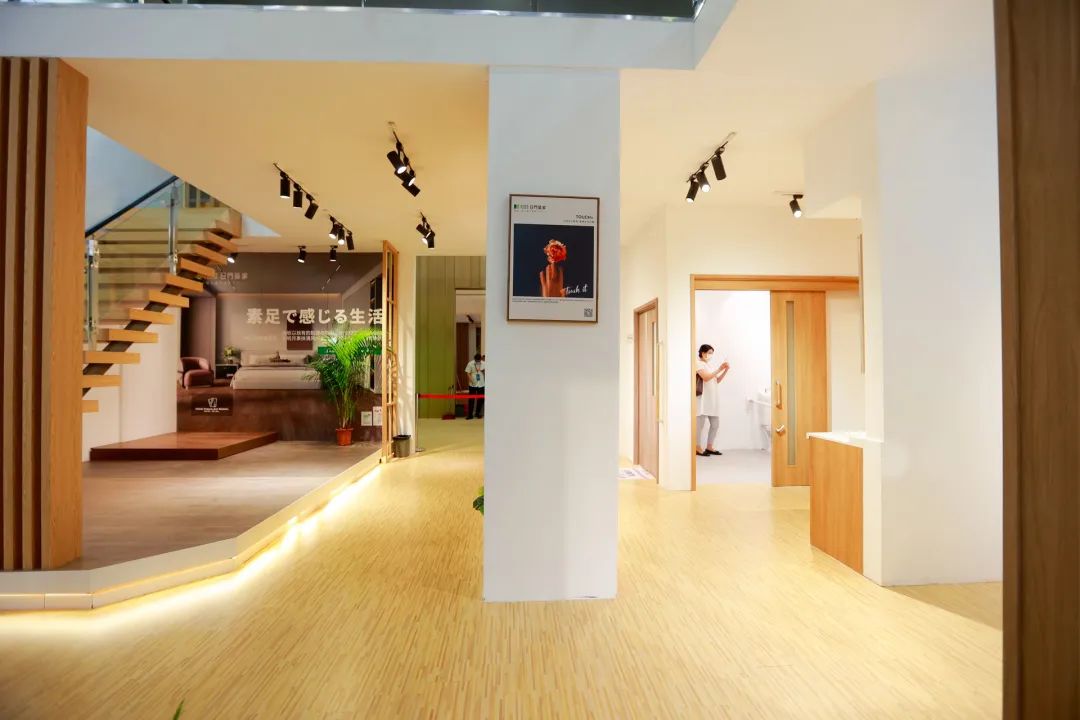 鏃ラ棬寤烘潗鏋佺畝涓讳箟,鏃ラ棬绛戝鍏ㄥ眿灞曞巺