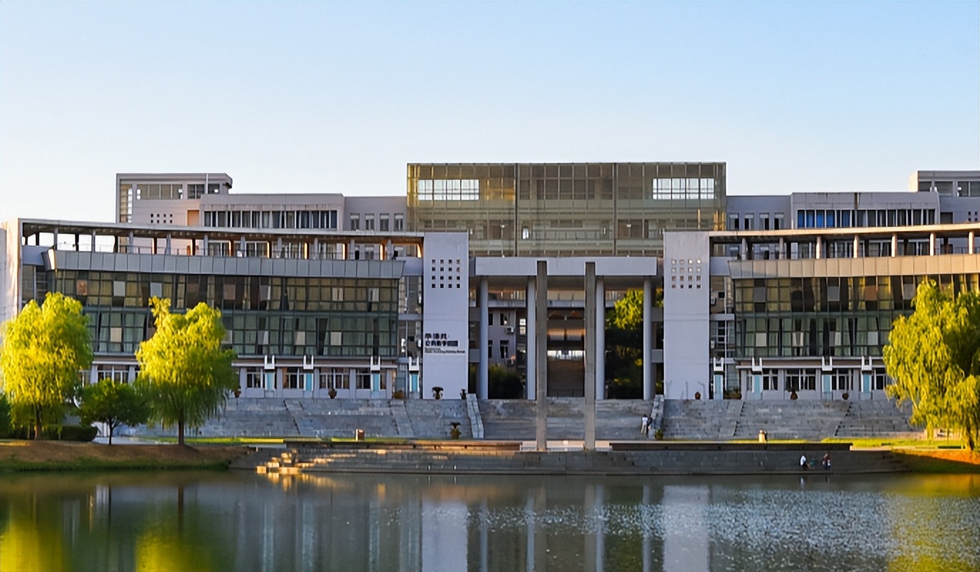这所大学号称二本中的“小清华”，拥有百年校史，就业质量非常高