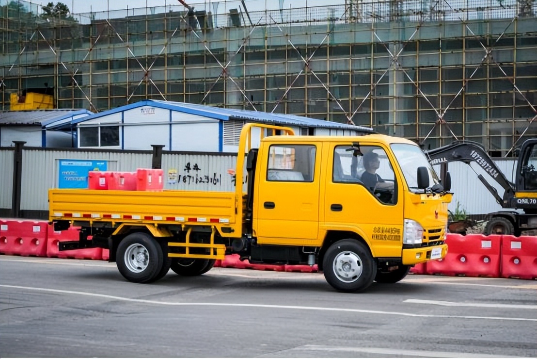 庆铃铃咖2.0轻卡油耗多少,庆铃铃咖2.0l中体轻卡价格