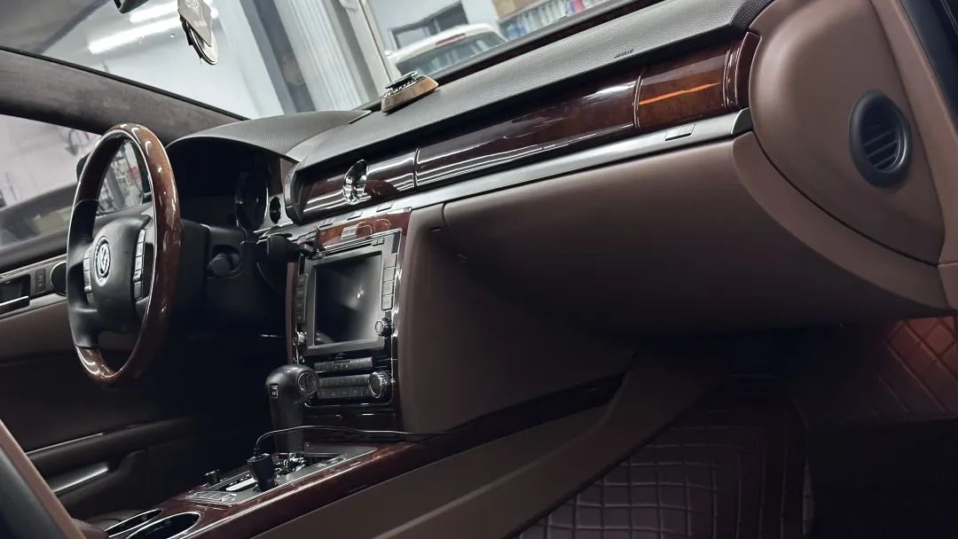 大众100万左右的车辉腾,重庆二手辉腾全面翻新修复