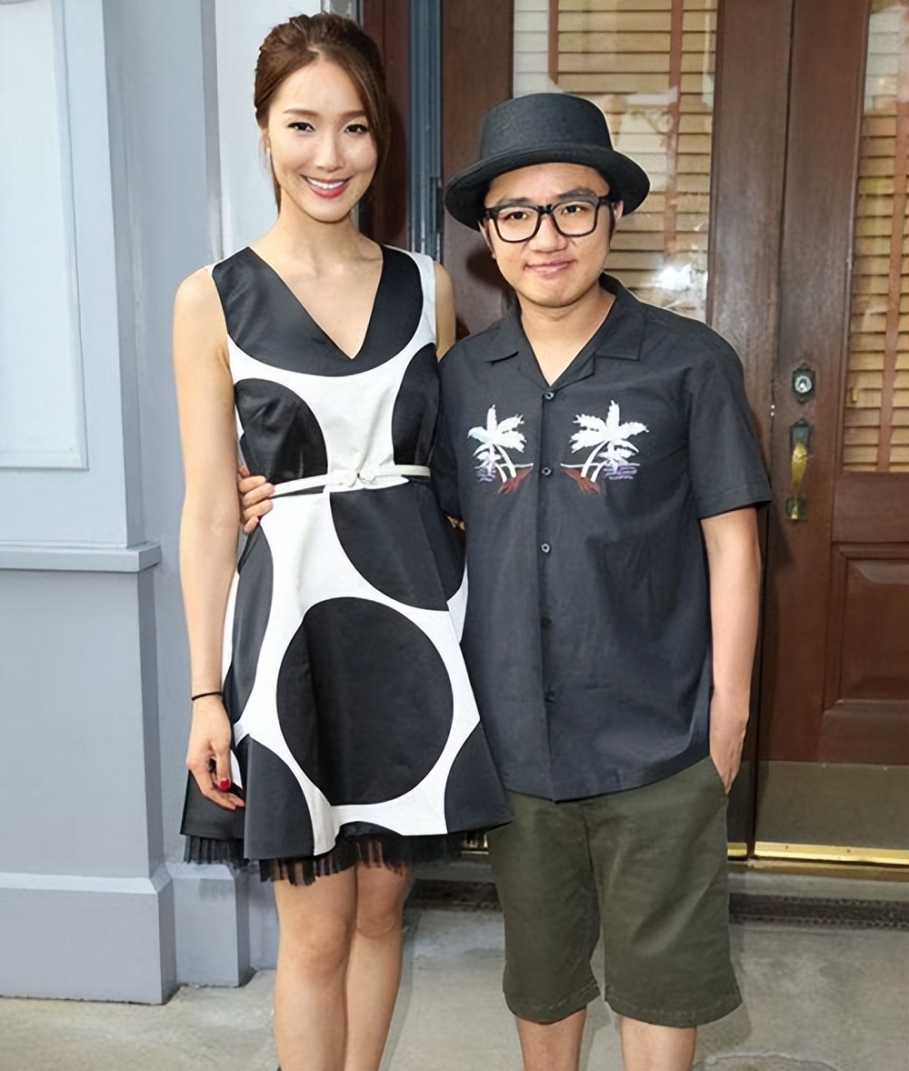 李亚男王祖蓝香港房子,王祖蓝李亚男他们定居什么地方