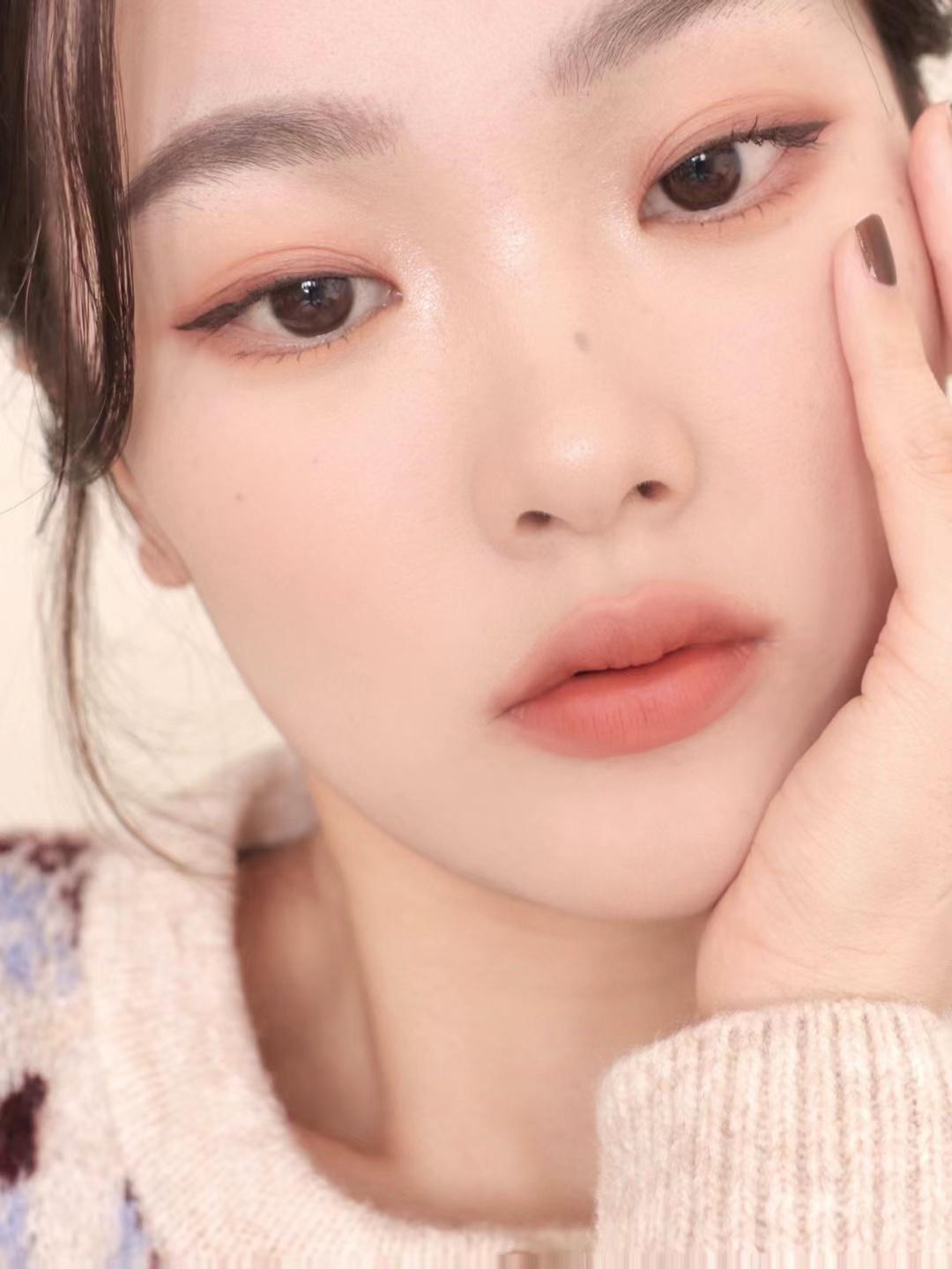 新手化简单淡妆必备,新手该如何化淡妆呢女生