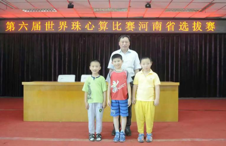 河南8岁神童何雪豪被军校录取,中国神童何雪豪现在什么军衔