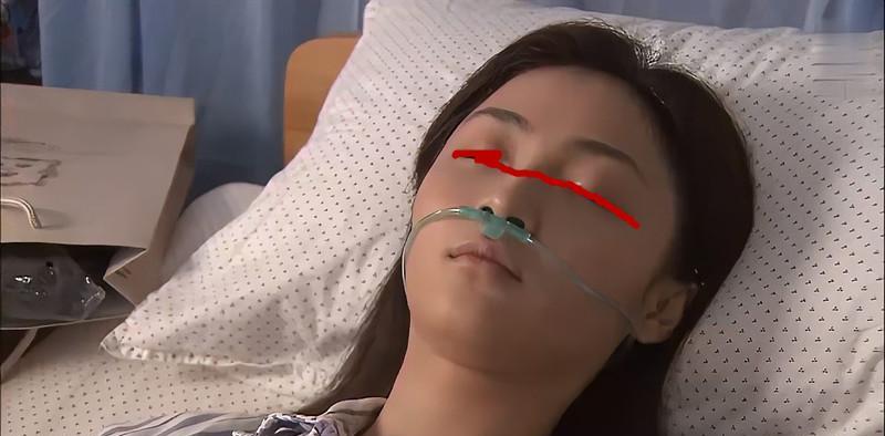 女子新婚夜大出血，2小时没止住，夫妻俩的操作令网友都觉得后怕