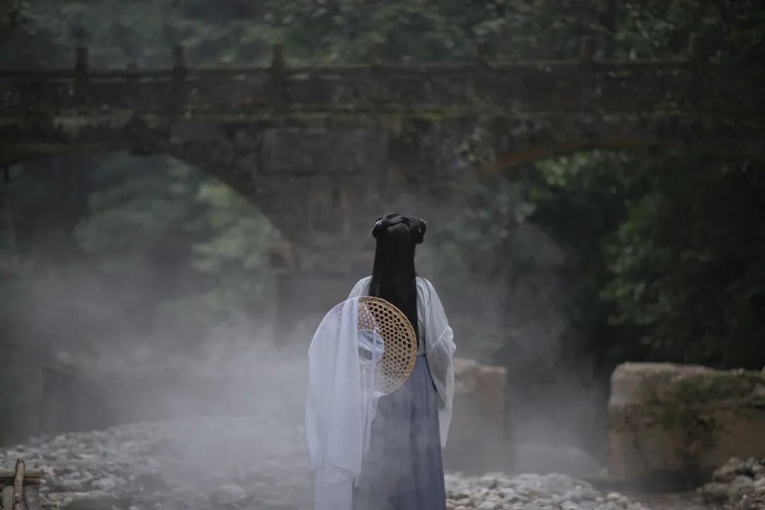 最经典的春节诗词陪你欢喜过大年,欣赏过年最经典的古诗词