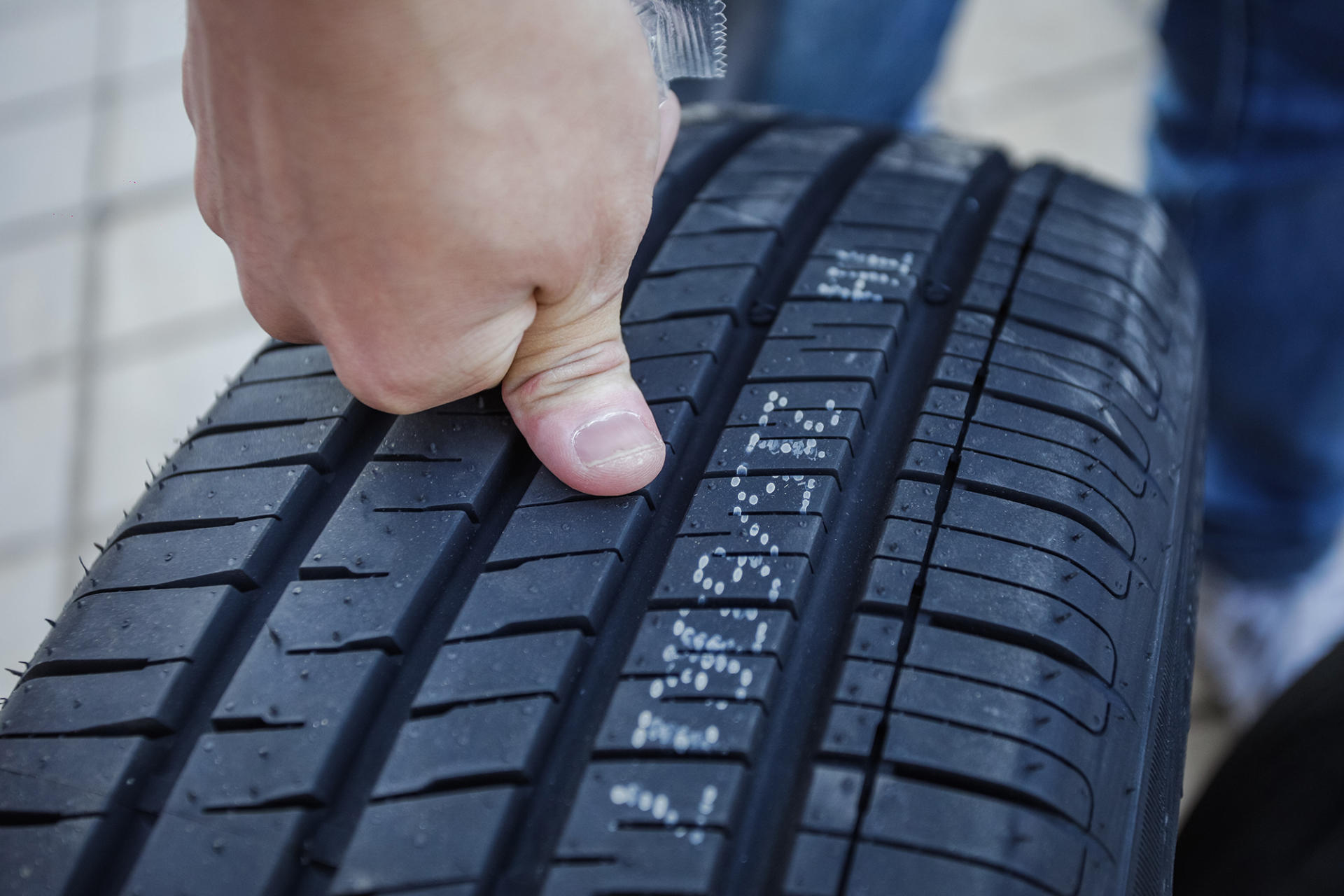 东风鹰击yj-01x轮胎,东风鹰击轮胎测评