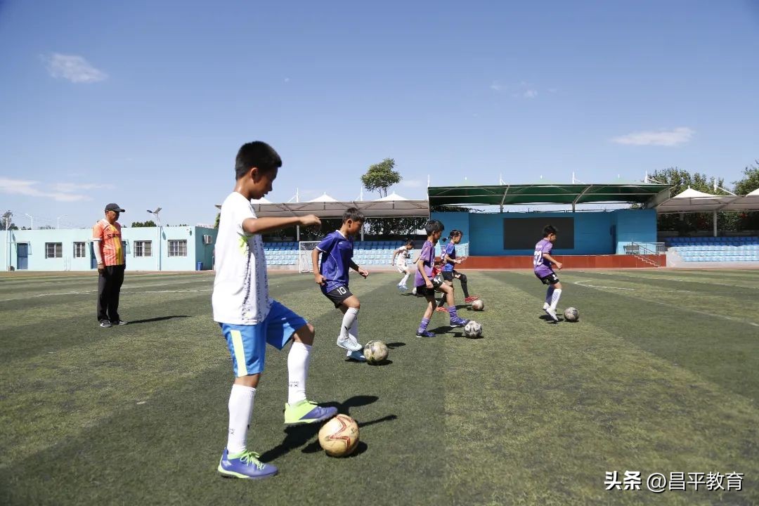 夏令营足球趣味活动,满天星青少年足球夏令营