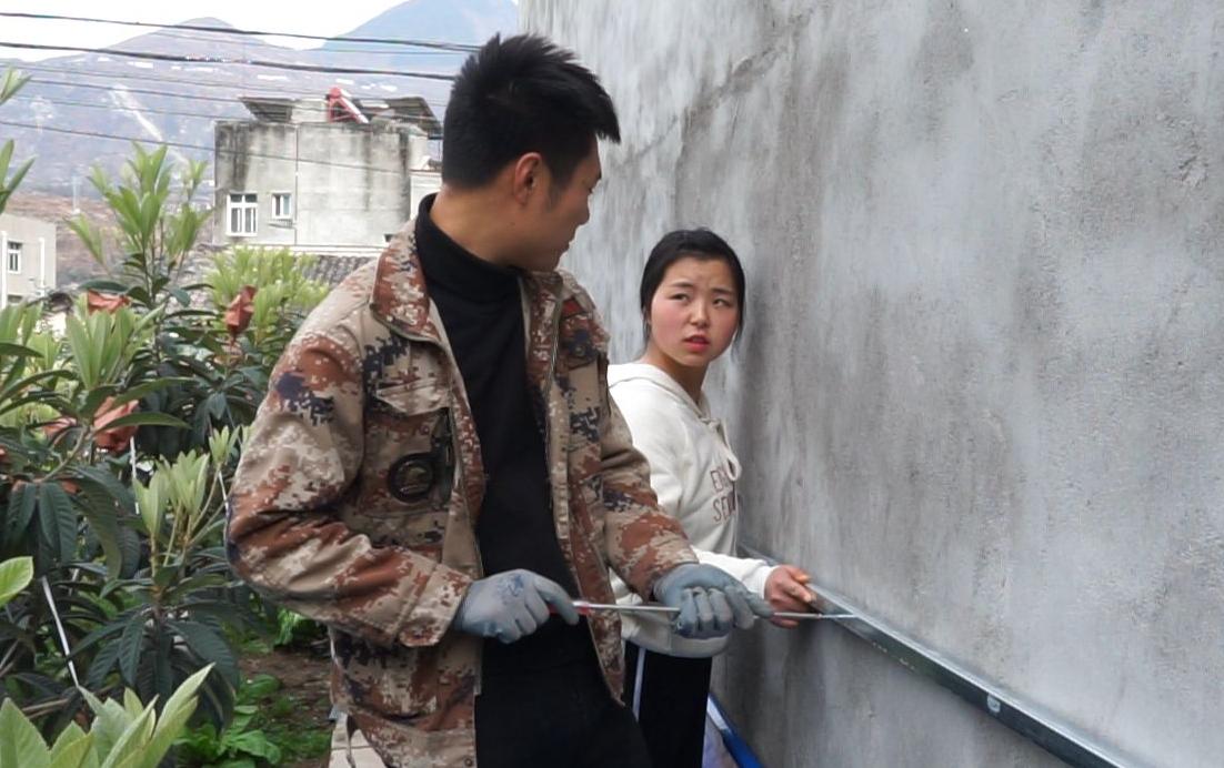 妻子出轨被捉住现行案例,已婚妇女跟年轻男子偷情被抓