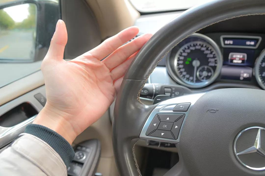 二手奔驰ml320改新款,二手奔驰ml320一年费用