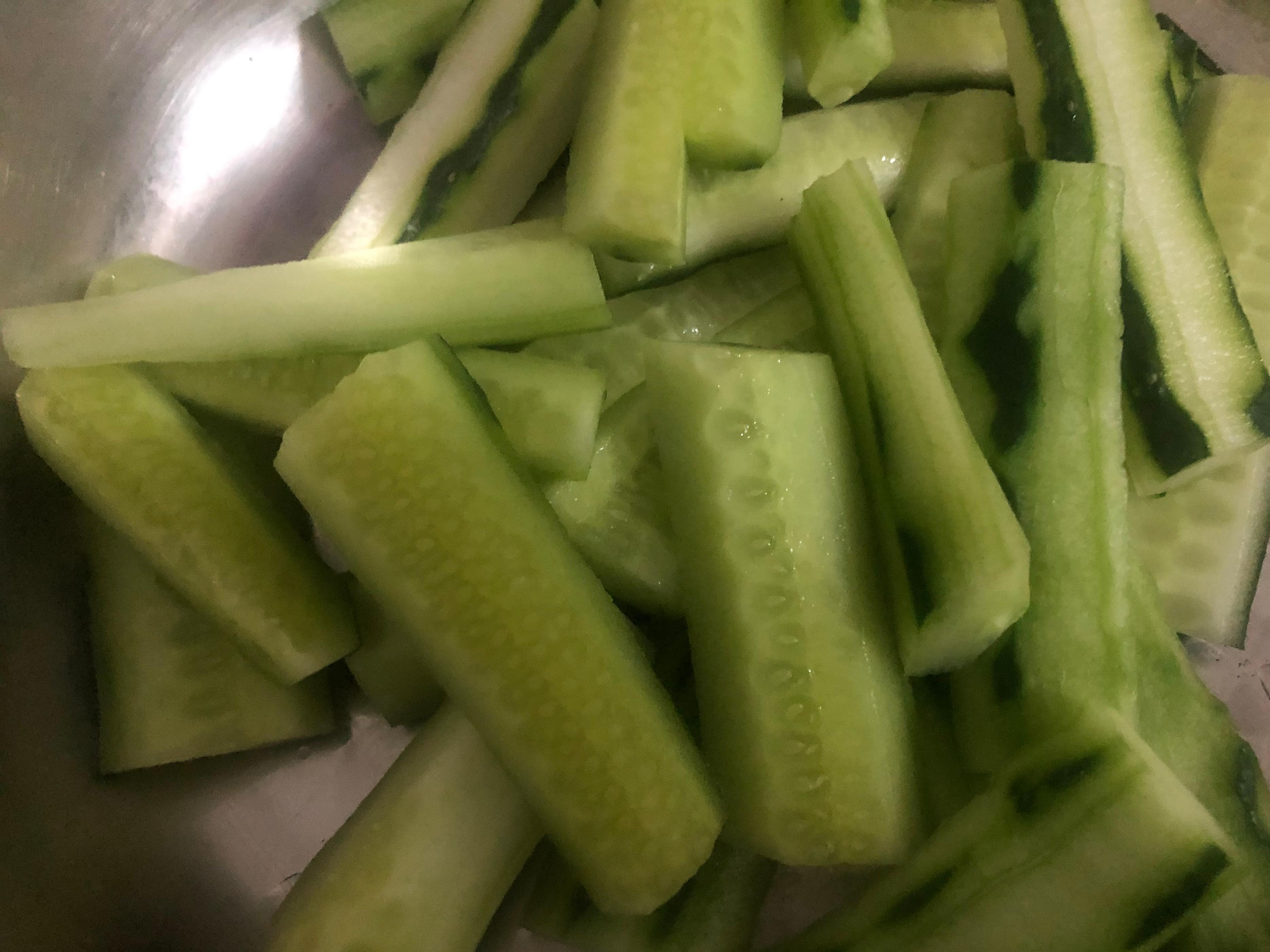 泥鳅烧黄瓜怎样做好吃又下饭,红烧泥鳅黄瓜最正宗的做法