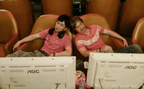 2毛钱的散烟，4块钱的面，天天在网吧过夜，这就是三和大神的生活