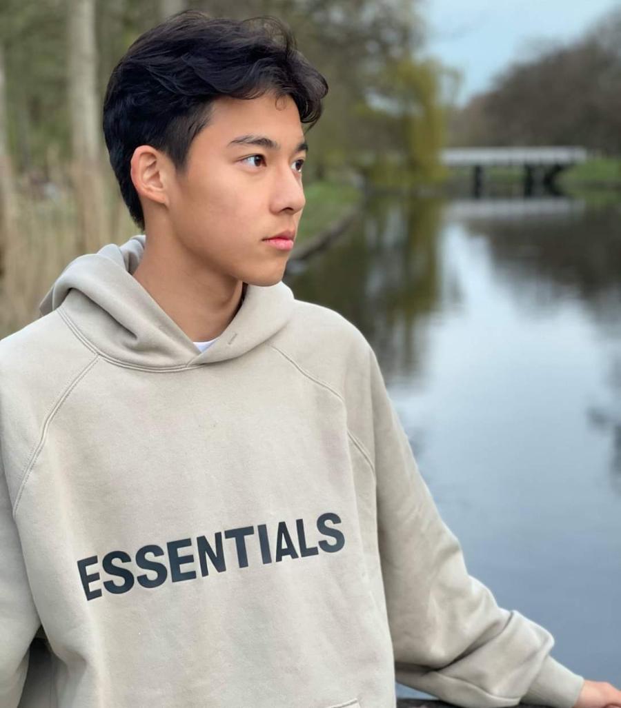 李嗣镕今年多大,李嗣镕采访笑容