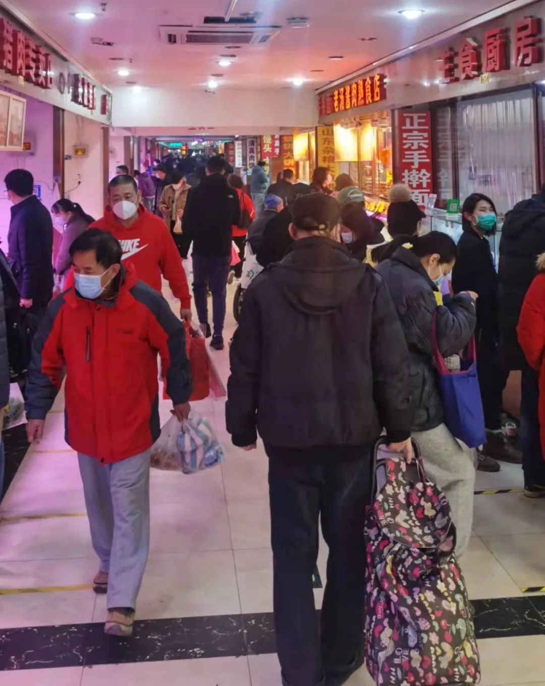 哈工大学生买珠宝,哈工大毕业菜市场卖珠宝