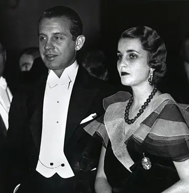 宋美龄麻花手镯值多少钱,宋美龄翡翠手镯价值两亿