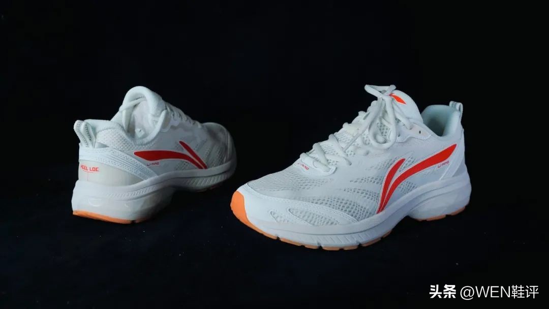 李宁扶遥v2复古银真实效果,好物推荐跑步鞋