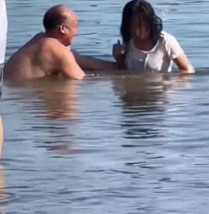 老人偷东西被捉怎么处罚,老人偷东西被逮住法律怎么处理