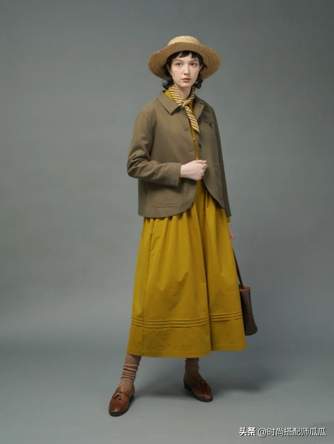 皮肤偏黑的女生穿什么颜色好看,皮肤偏黄的女性适合穿什么颜色