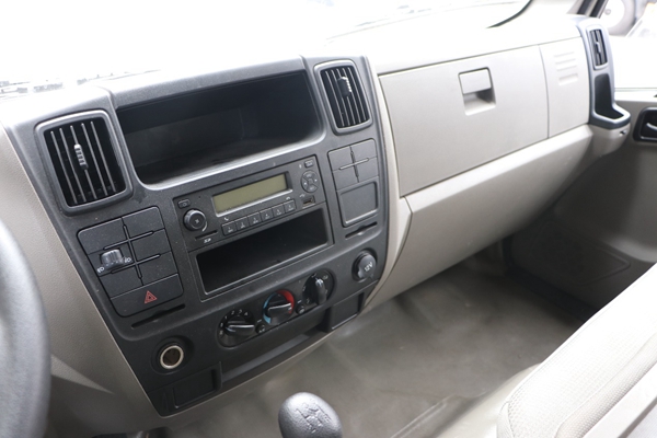 495动力充沛爬坡有力山路试驾江铃凯运宽体厢式轻卡｜卡车之友网