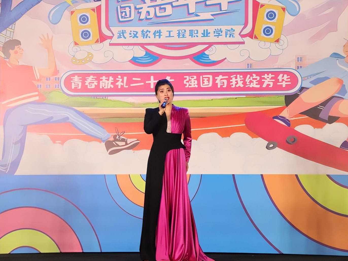 武汉软件工程职业学院在校学生,武汉软件工程职业学院春夏秋冬