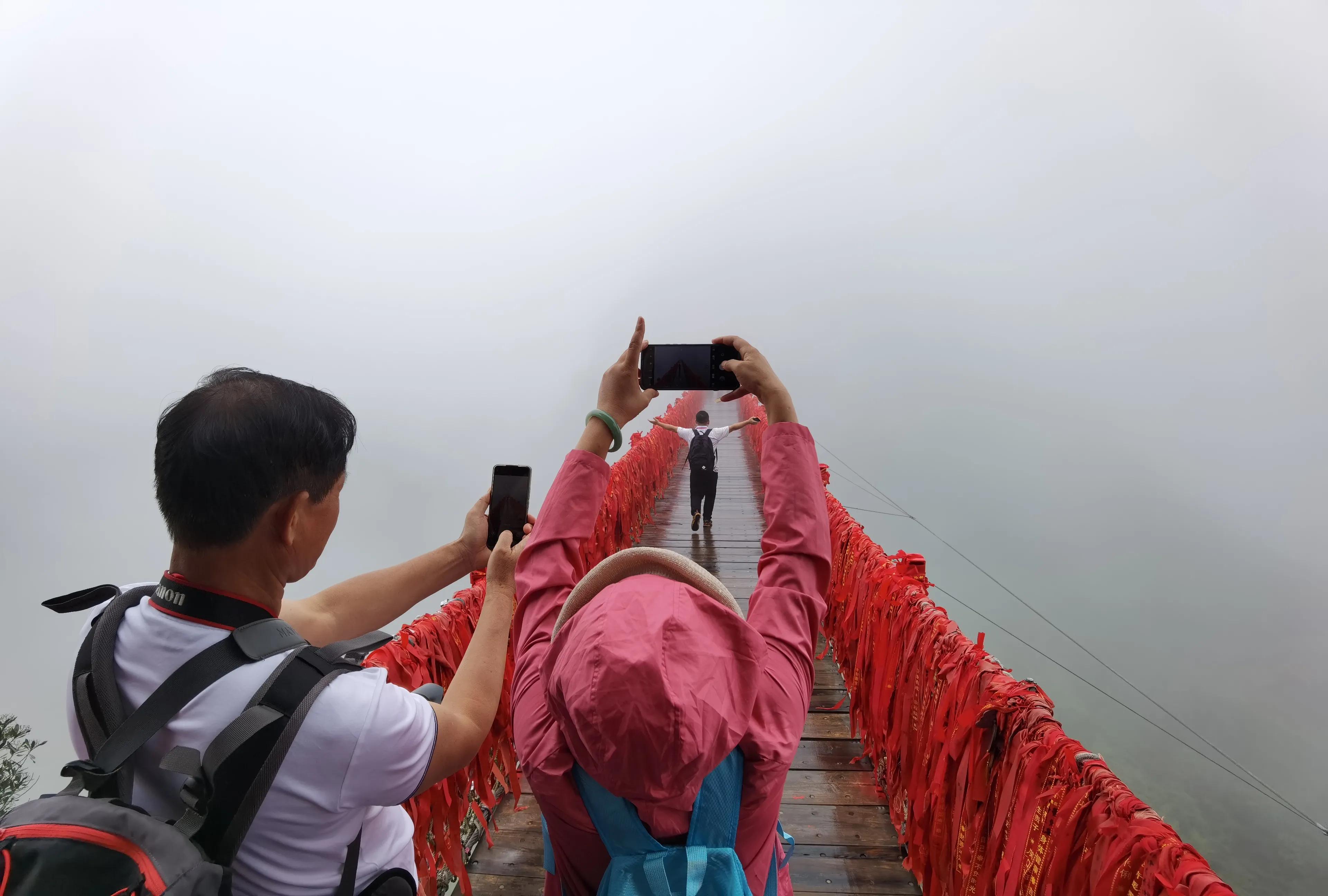 桂林阳朔如意峰一镜到底,阳朔如意峰全景