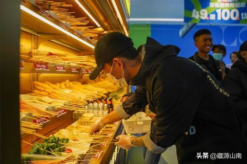 山南神力时代广场步行街二楼,神力时代购物广场