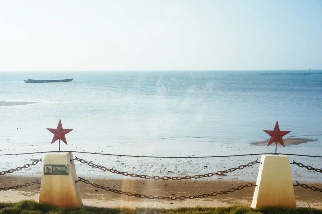 早餐烤乳猪，海鲜论盆卖？这座海岛小城舒坦得有点离谱了