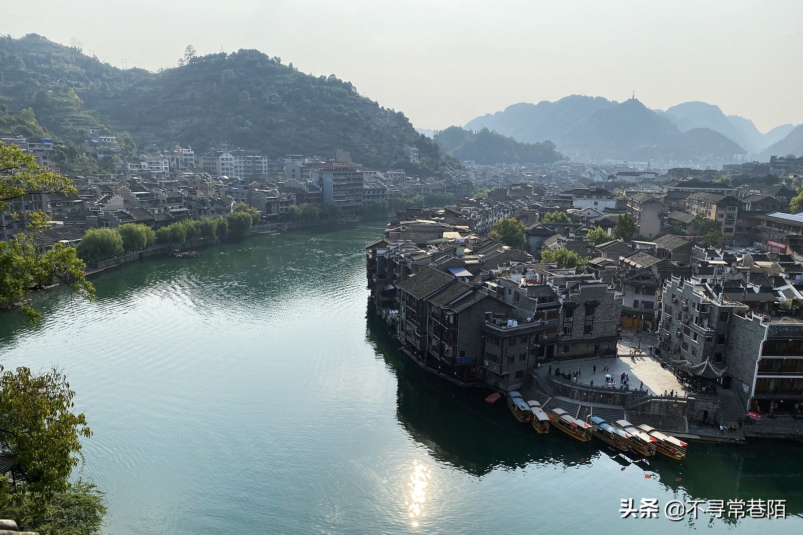 这里有许多历史悠久的古镇,从历史中走来的古镇