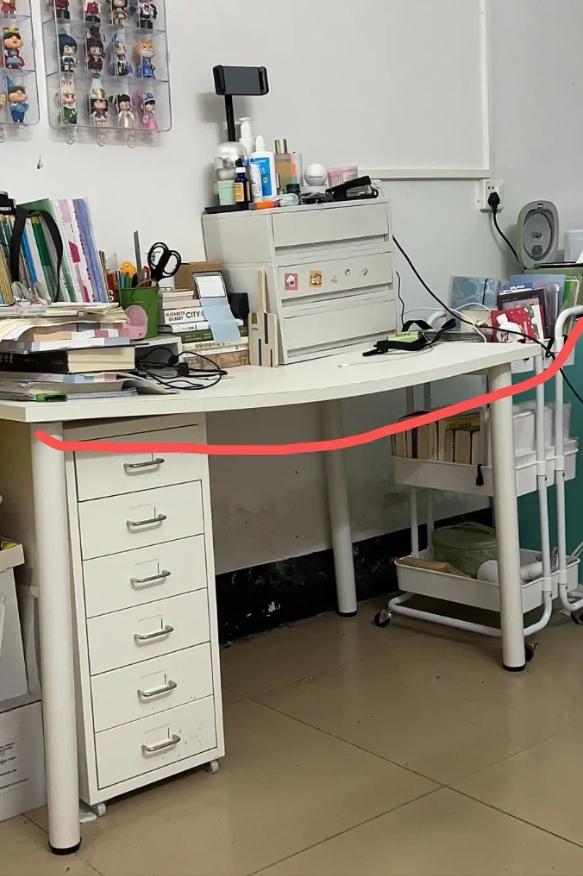 电脑桌怎么做好看实用,一张实木电脑桌