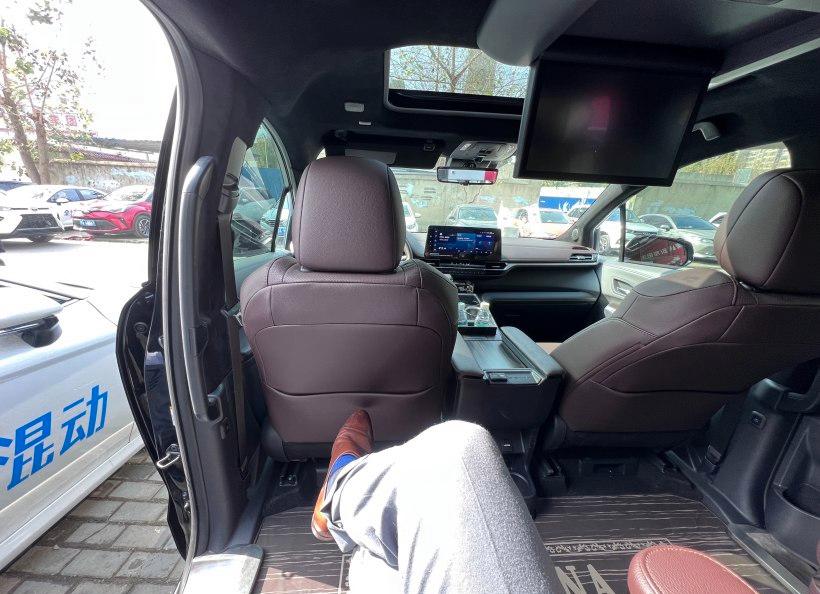 入手丰田,新款腾势d9开多少公里